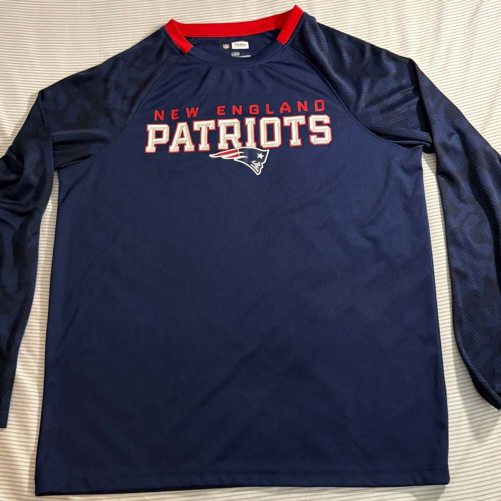 NFL Team Apparel New England Patriots Men's Large Navy Blue Performance Long Sle